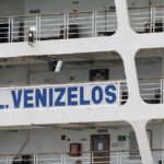 Αρχίζει σε λίγη ώρα η μεταφορά σε ξενοδοχεία των 261 επιβαινόντων του πλοίου «Ελευθέριος Βενιζέλος»
