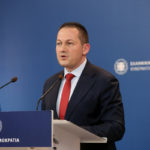 Στέλιος Πέτσας: «Δεν είμαστε αστυνομοκρατούμενο κράτος. Βασιζόμαστε στην πειθώ»