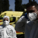 Guardian: Πώς η Ελλάδα κερδίζει τη μάχη του κορoνοϊού