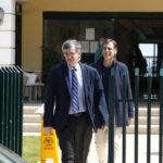 Τον οίκο ευγηρίας που έχει τεθεί σε καραντίνα επισκέφθηκε ο Σωτήρης Τσιόδρας (βίντεο)