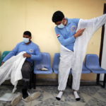 Το δύσκολο εγχείρημα του ημερήσιου απολογισμού των θανάτων της επιδημίας στον κόσμο