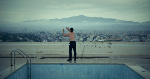 Δείτε το «Όρνιθες (Ή Πώς Να Γίνεις Πουλί)», του Μπάμπη Μακρίδη