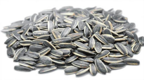 Στο ξηροκάρπι το έριξαν οι Έλληνες τις μέρες της καραντίνας