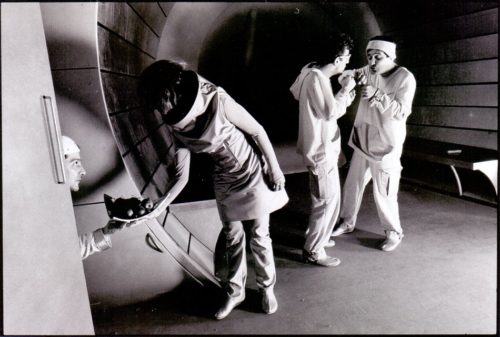 Δείτε την παράσταση «Δύο Θεοί» του Λένου Χρηστίδη από το Θέατρο του Νέου Κόσμου