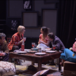 Δείτε την παράσταση «Φυλές» της Νίνα Ρέιν στο Θέατρο Σταθμός