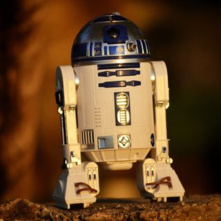 Αφού τα ρομπότ μας «κλέβουν» τις δουλειές, γιατί δεν μας έσωσαν τώρα με την πανδημία;