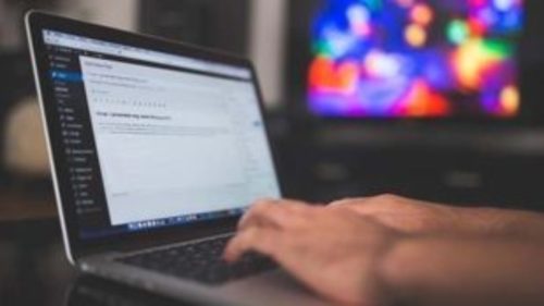 Κορονοϊός: Ποιο γκάτζετ έχει ξεπουλήσει στην ελληνική αγορά;