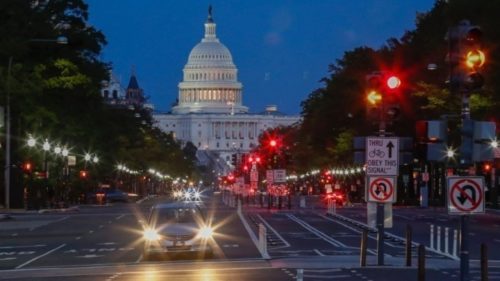 ΗΠΑ: Ιστορικό σοκ για την αμερικανική οικονομία, η ανεργία ίσως ξεπεράσει το 16%