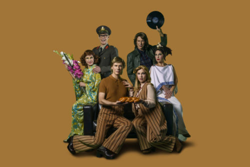 Δείτε την παράσταση «Κουμ Κουάτ» των Γιάννη Καλαβριανού και Μαρίας Κοσκινά