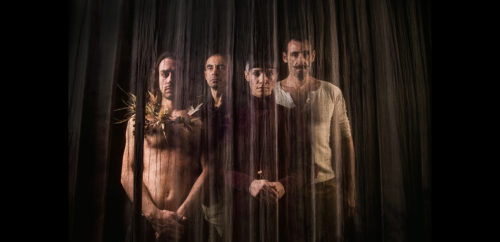 Δείτε την παράσταση «Τα Δάση στα Γόνατα», από την ομάδα bijoux de kant