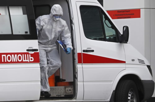 Ρωσία-Kορωνοϊός: Περισσότεροι από 100 γιατροί και νοσηλευτές έχουν χάσει τη ζωή τους κατά τη διάρκεια της πανδημίας