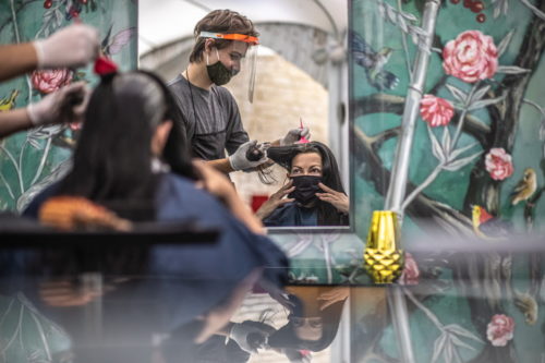 Τσεχία-Κορωνοϊός: Οι Τσέχοι χαλαρώνουν τα μέτρα καραντίνας, επιτρέπονται συναθροίσεις έως 300 ατόμων