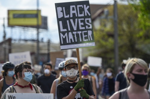 ΗΠΑ-δολοφονία Τζορτζ Φλόιντ: Οι μεγάλες εταιρείες δέχονται ολοένα και περισσότερες πιέσεις να περάσουν από τα λόγια στις πράξεις