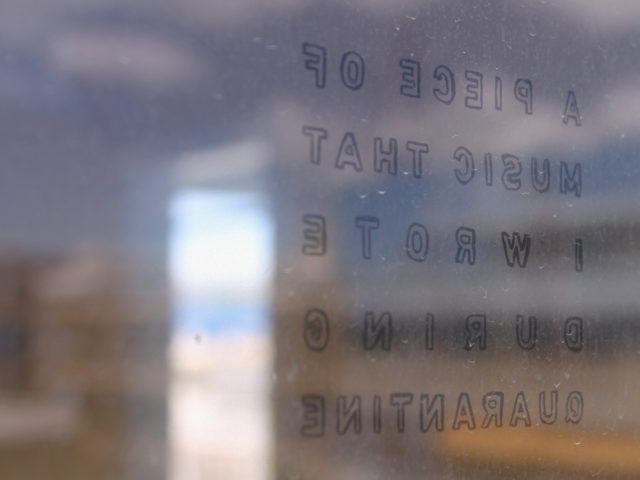 «Μουσική Δωματίων»: Μια Συλλογή Τραγουδιών που γράφτηκαν μέσα στην Καραντίνα