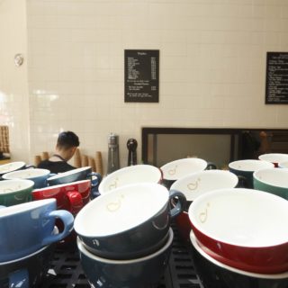 Aν πιστεύετε ότι η εμπειρία ενός ολόφρεσκου specialty espresso δεν χωράει σε μια κάψουλα, το Dope θα σας διαψεύσει