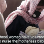 Αφγανιστάν: Γυναίκες θηλάζουν μωρά που έχασαν τη μαμά τους μετά από επίθεση σε νοσοκομείο της Καμπούλ