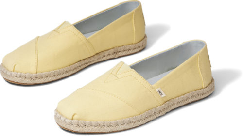 EARTHWISE collection: Η πρώτη 100% plant-based συλλογή της TOMS