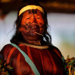 Μια φυλή ιθαγενών του Αμαζονίου φοβάται ότι θα εξολοθρευτεί και μέλη της φεύγουν στη ζούγκλα για να γλιτώσουν από τον νέο κορωνοϊό