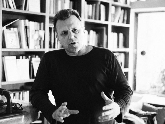 Δημήτρης Χριστόπουλος: «Ούτε στον Έβρο έγινε πόλεμος, ούτε η πανδημία είναι πόλεμος. Μακάρι να μην τον ζήσουμε για να το καταλάβουμε»