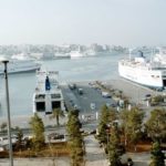 Πτώση οχήματος με δύο επιβαίνοντες στο λιμάνι του Πειραιά