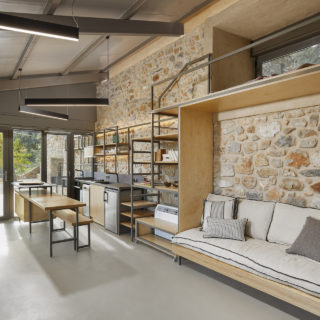 Μέσα σε ένα εντυπωσιακό καταφύγιο στην ανατολική πλαγιά του Ταϋγέτου