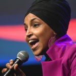 Ιλχάν Ομάρ: Έχασε τον πατέρα της από επιπλοκές λόγω κορωνοϊού