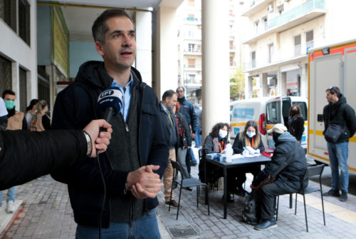 Ποινική δίωξη σε βάρος των δύο συλληφθέντων για την επίθεση στον Κώστα Μπακογιάννη