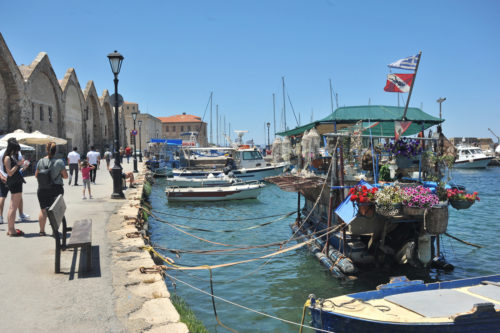 Σε μίνι lockdown και το Ρέθυμνο – Παρατείνονται τα περιοριστικά μέτρα σε Ηράκλειο και Χανιά