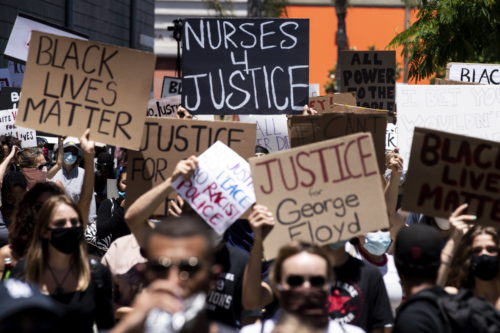 Τζορτζ Φλόιντ: Ξεκινάει σήμερα η δίκη του πρώην αστυνομικού της Μινεάπολης Ντέρεκ Τσάβιν