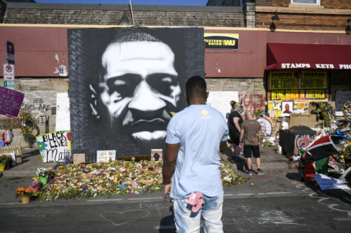 ΗΠΑ: Υιοθετήθηκε νομοσχέδιο για τη μεταρρύθμιση της αστυνομίας που φέρει το όνομά του από τον Τζορτζ Φλόιντ