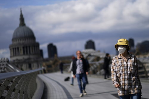 Βρετανία-Kορωνοϊός: Οι θάνατοι από COVID-19 ξεπέρασαν τους 53 χιλιάδες