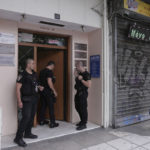 Θεσσαλονίκη: Εντοπίστηκε καμένο πτώμα σε πρασιά πολυκατοικίας