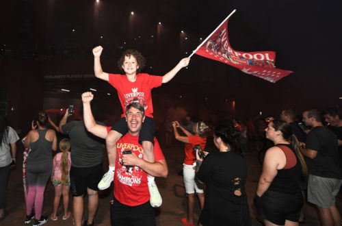 30 χρόνια και έναν κορωνοϊό μετά η Λίβερπουλ είναι ξανά πρωταθλήτρια Αγγλίας (ΕΙΚΟΝΕΣ)