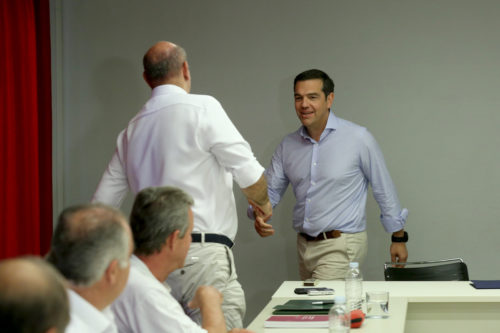 Τσίπρας: «Είδαμε τον κ. Μητσοτάκη να πουλάει ηλιοβασιλέματα, την ώρα όμως που ο τουρισμός μπαίνει σε βαθύ σκοτάδι»