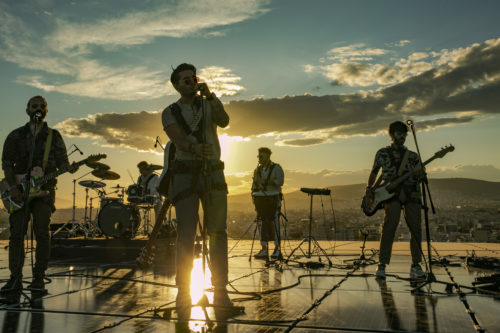 Το Summer Nostos Festival RetroFuture πλησιάζει τη λήξη με ένα Σαββατοκύριακο γεμάτο DJ sets, λογοτεχνικές αναγνώσεις και δύο συναυλίες στα ύψη