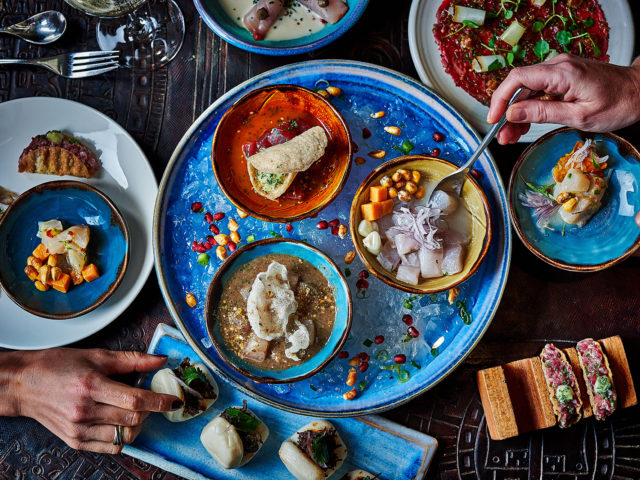 COYA Mykonos: Μια νέα γαστρονομική πρόταση φέρνει το πνεύμα της Λατινικής Αμερικής στο κυκλαδίτικο ταπεραμέντο