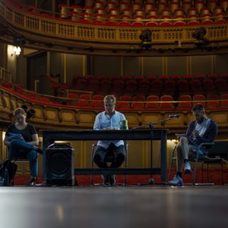 «Δεν υπάρχει τμήμα μακιγιάζ για το καλοκαίρι»