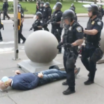 Αστυνομική βία-ΗΠΑ: Έριξαν κάτω και άφησαν αιμόφυρτο 75χρονο διαδηλωτή στην Νέα Υόρκη [ΒΙΝΤΕΟ]