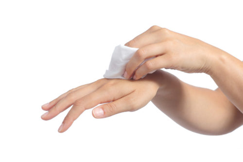 Απαγορεύθηκε η διακίνηση και η διάθεση σε αντισηπτικά μαντηλάκια