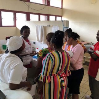 Η ατελείωτη νυχτερινή βάρδια μιας μαίας των Γιατρών Χωρίς Σύνορα