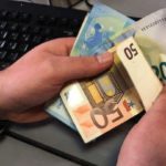 Επιταγή ακρίβειας: Άνοιξε η πλατφόρμα για τα 250 ευρώ σε μακροχρόνια ανέργους