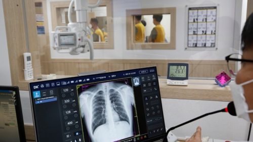 Τα υποκείμενα νοσήματα θέτουν 1,7 δισ. ανθρώπους σε κίνδυνο για σοβαρή Covid-19