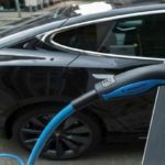 Υποχρεωτική η υποδομή για φορτιστές ηλεκτρικών οχημάτων σε πολυκατοικίες για άδειες από τον Μάρτιο του 2021