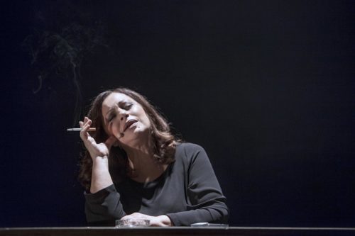 Χάρις Αλεξίου: «Σταματάω το τραγούδι, δεν με ακούει η φωνή μου πια».