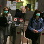 Και πιο αραιά δρομολόγια και πρόστιμο για τον συνωστισμό στα Μ.Μ.Μ.