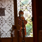 ΣΥΡΙΖΑ: «Για ποιον λόγο η κυβέρνηση δεν προχωρά στην υποχρεωτική χρήση μάσκας και στις εκκλησίες;»