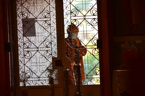 ΣΥΡΙΖΑ: «Για ποιον λόγο η κυβέρνηση δεν προχωρά στην υποχρεωτική χρήση μάσκας και στις εκκλησίες;»