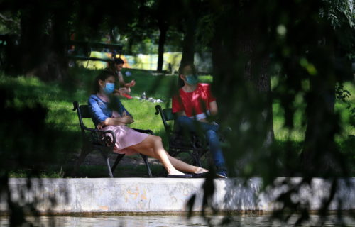 Κορωνοϊός: Πάνω από 1.000 κρούσματα καταγράφηκαν μέσα σε μία ημέρα στη Ρουμανία