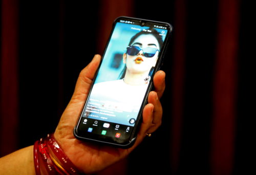 Το TikTok αναστέλλει τη λειτουργία του στο Χονγκ Κονγκ