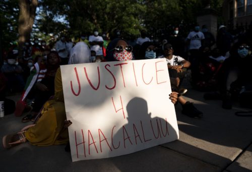 Τουλάχιστον 50 νεκροί στην Αιθιοπία κατά τις διαμαρτυρίες για τη δολοφονία δημοφιλούς τραγουδιστή